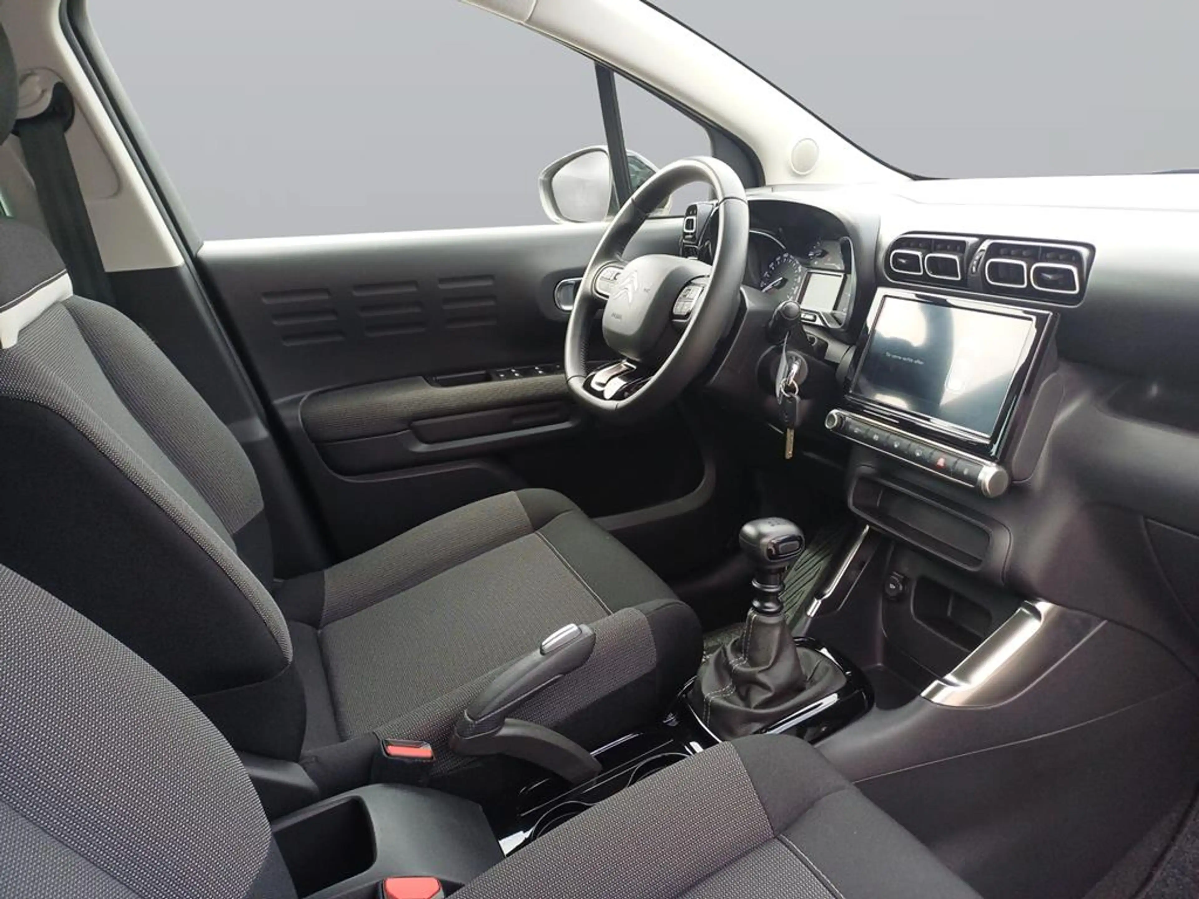 Citroen C3 Aircross PureTech 110 S&S Shine — photo 10