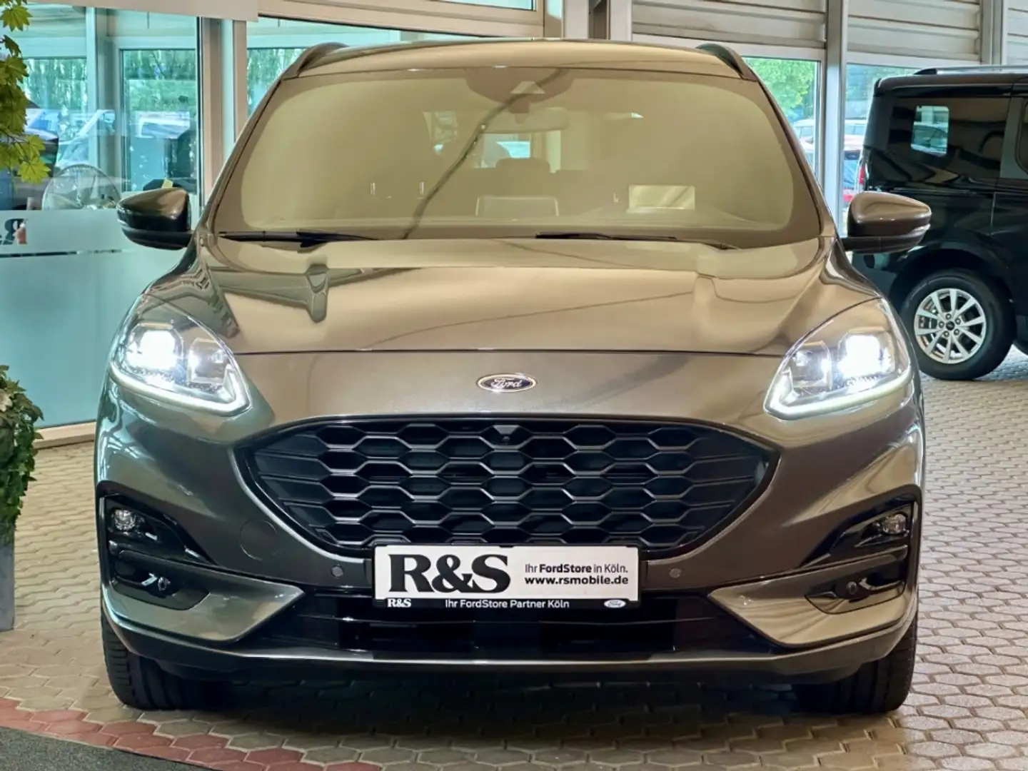 Ford Kuga ST-Line X+Automatik+Kamera+Navi+B&O+Key-Free Grau - 2
