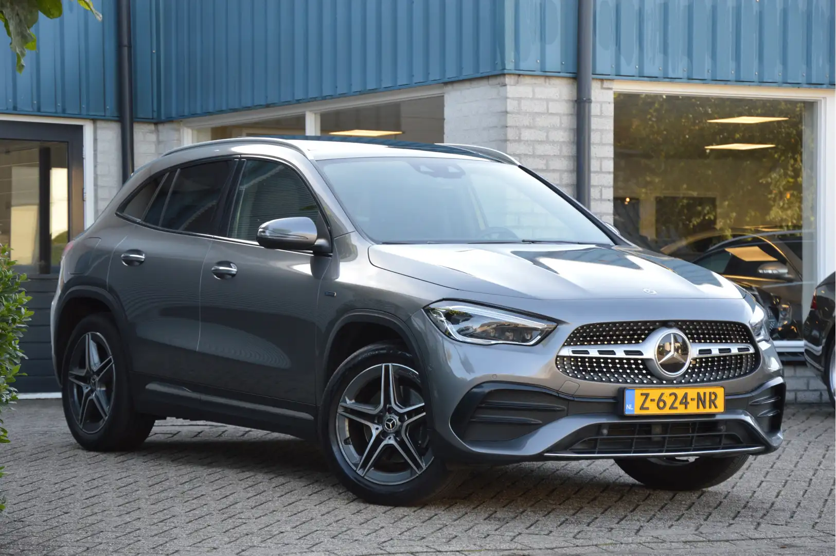 Mercedes-Benz GLA 250 e AMG-LINE | PANODAK | MEMORY | BURMESTER | HUD | Gris - 2