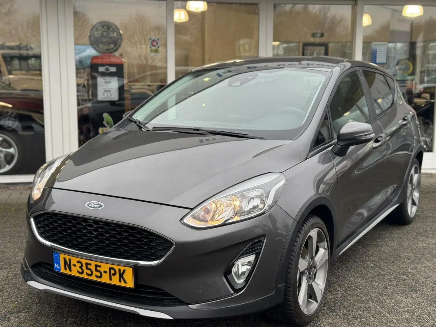 Ford Fiesta 1.0 EcoBoost 100pk 6bak,Active,Gr.Navi,Clima,Cruis Grijs - 2