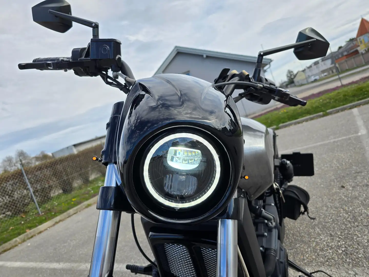 Indian Scout Bobber Grau - 1