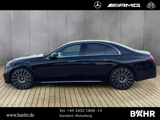 Mercedes-Benz 450 view 2