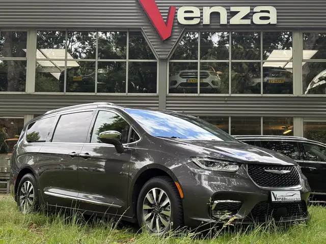 Chrysler Pacifica 3.6 V6 Hybrid PHEV LIMITED