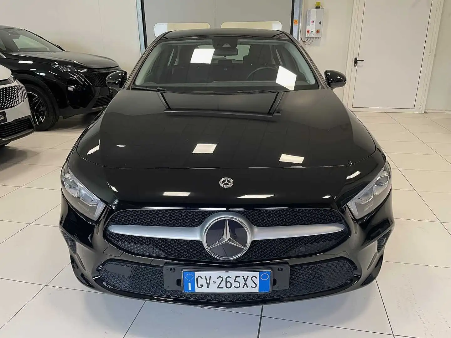 Mercedes-Benz A 180 Classe A     (W177) A 180 Automatic Sport Чорний - 2