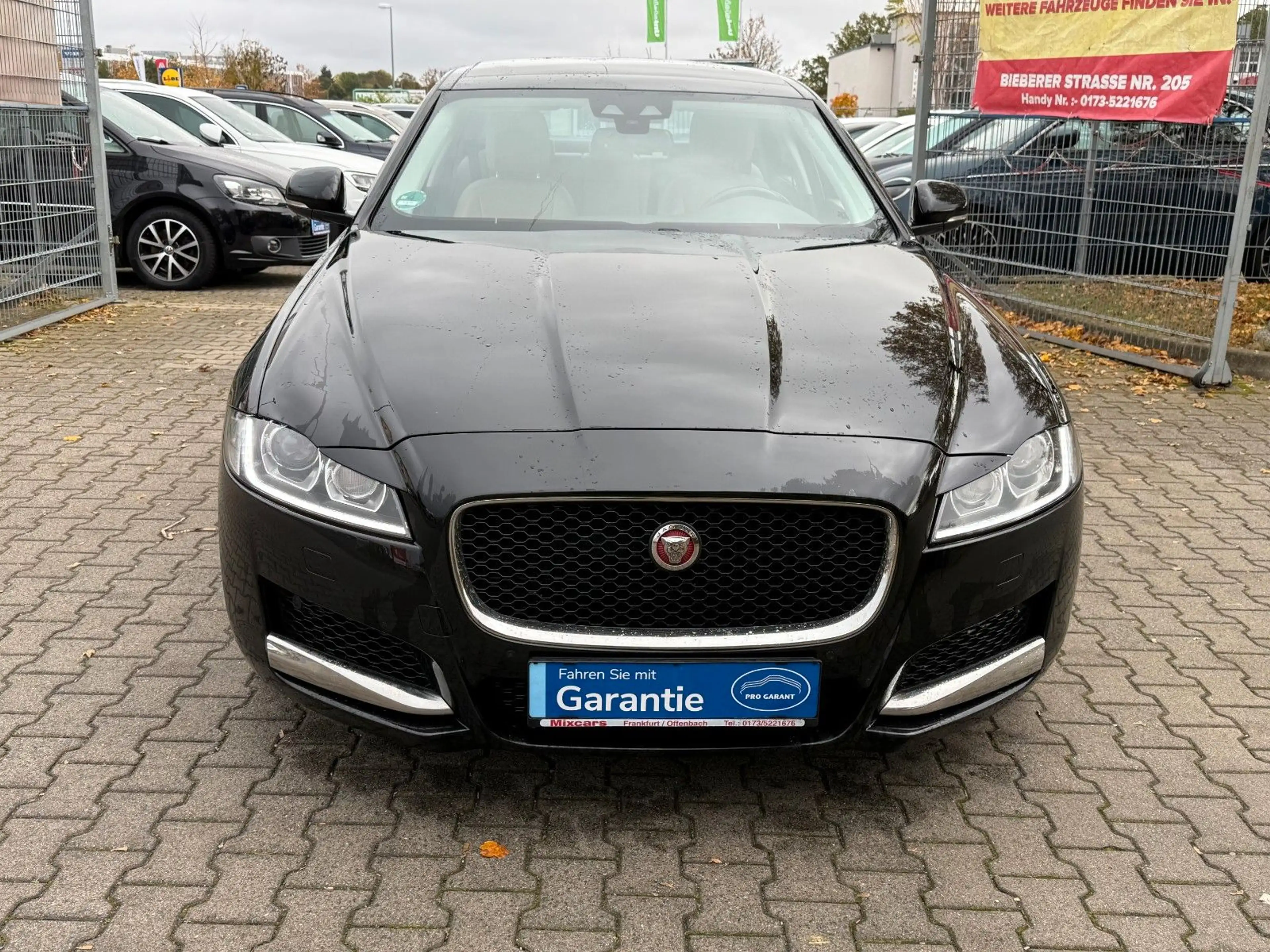 Jaguar XF 3.0 D Prestige*PANO*LEDER*GR.NAVI*BI.XEN*VOL* — photo 2
