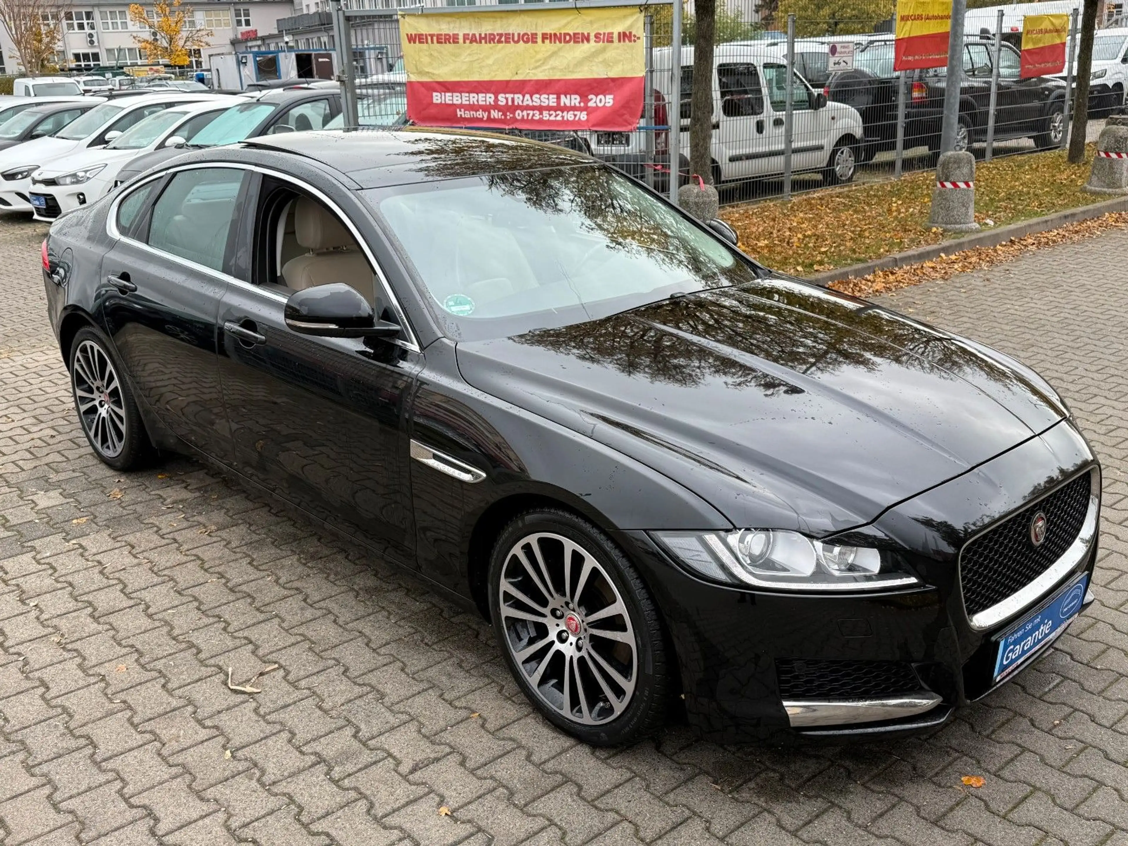 Jaguar XF 3.0 D Prestige*PANO*LEDER*GR.NAVI*BI.XEN*VOL* — photo 6