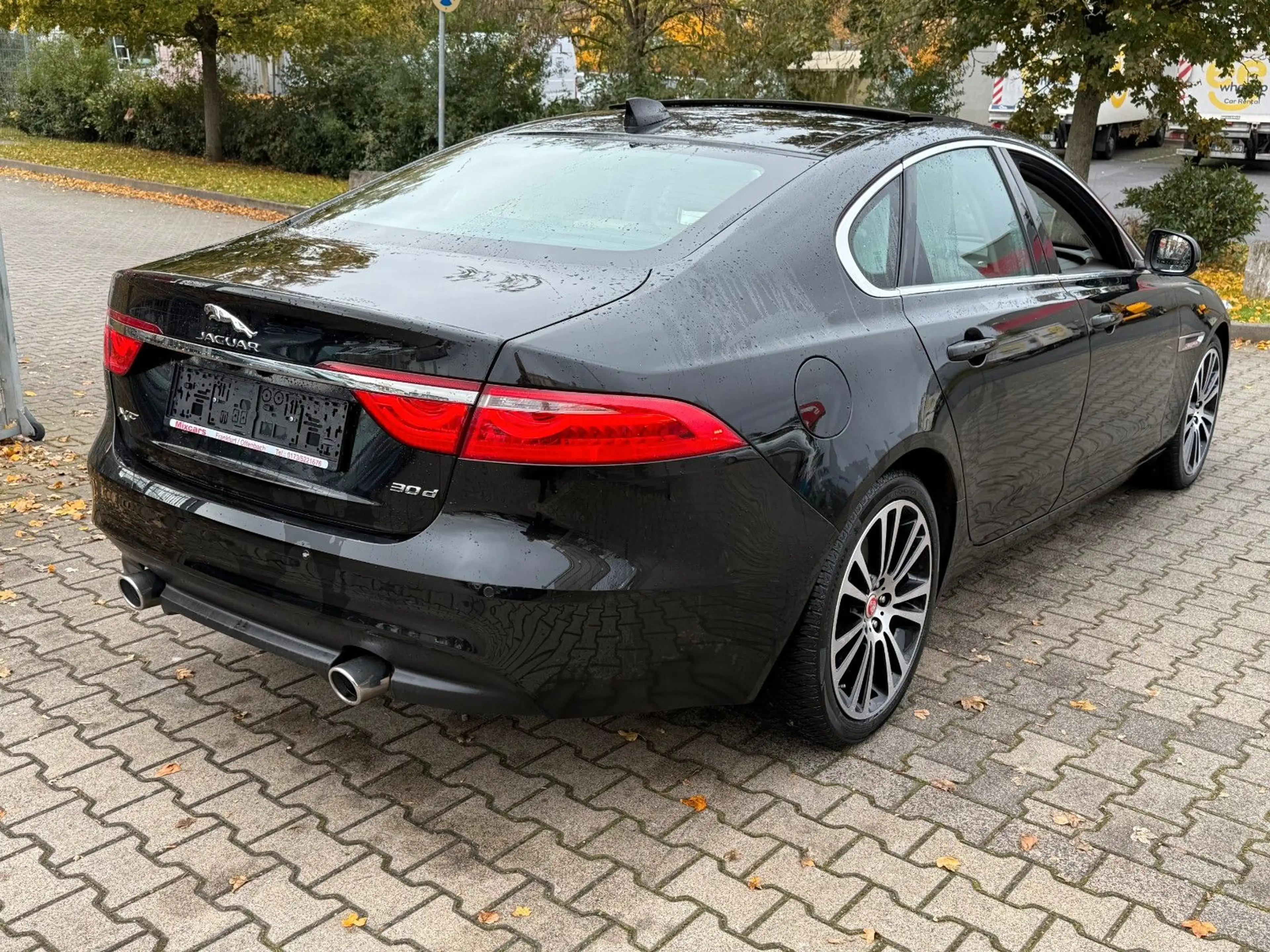 Jaguar XF 3.0 D Prestige*PANO*LEDER*GR.NAVI*BI.XEN*VOL* — photo 10