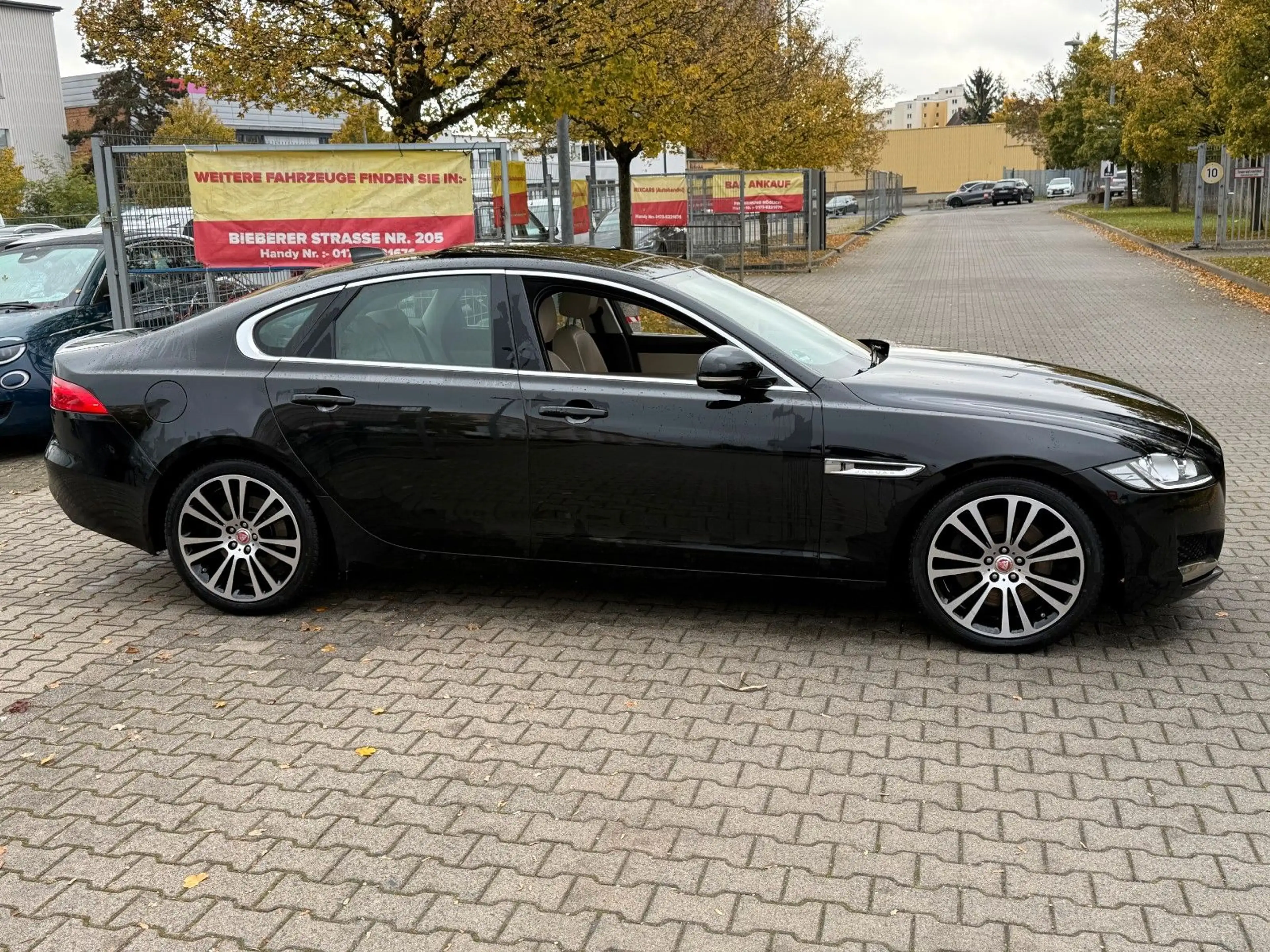 Jaguar XF 3.0 D Prestige*PANO*LEDER*GR.NAVI*BI.XEN*VOL* — photo 5