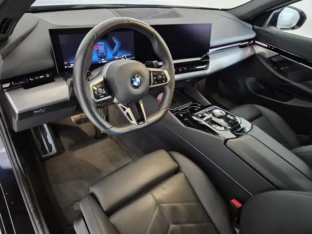 BMW 5 Series view 7