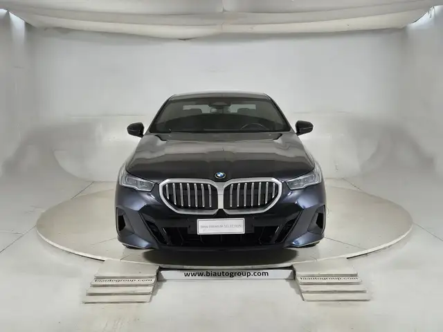 BMW 5 Series view 3