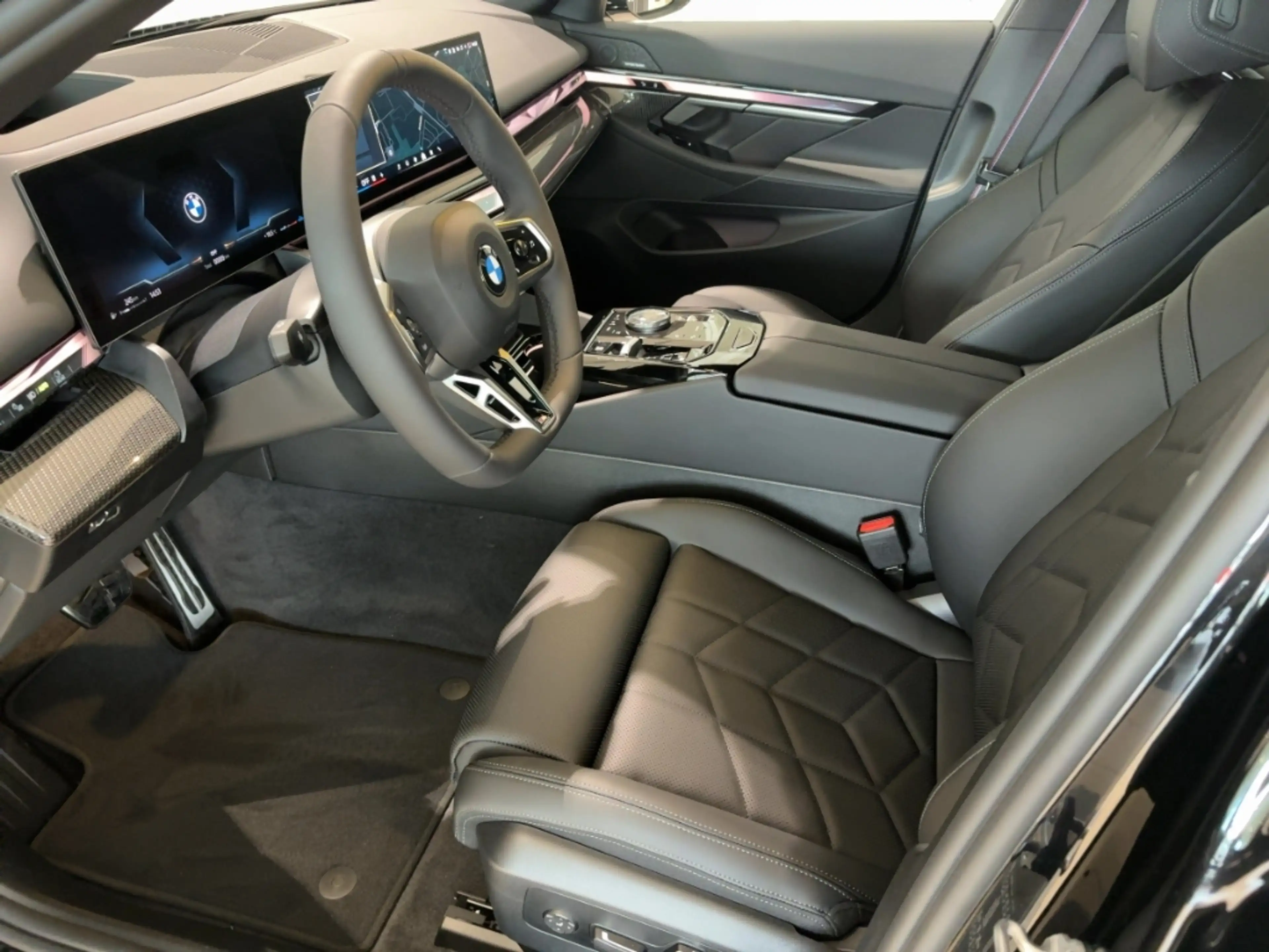 BMW 540 d xDrive Limousine Sportpaket HUD Navi Digitales C — photo 6