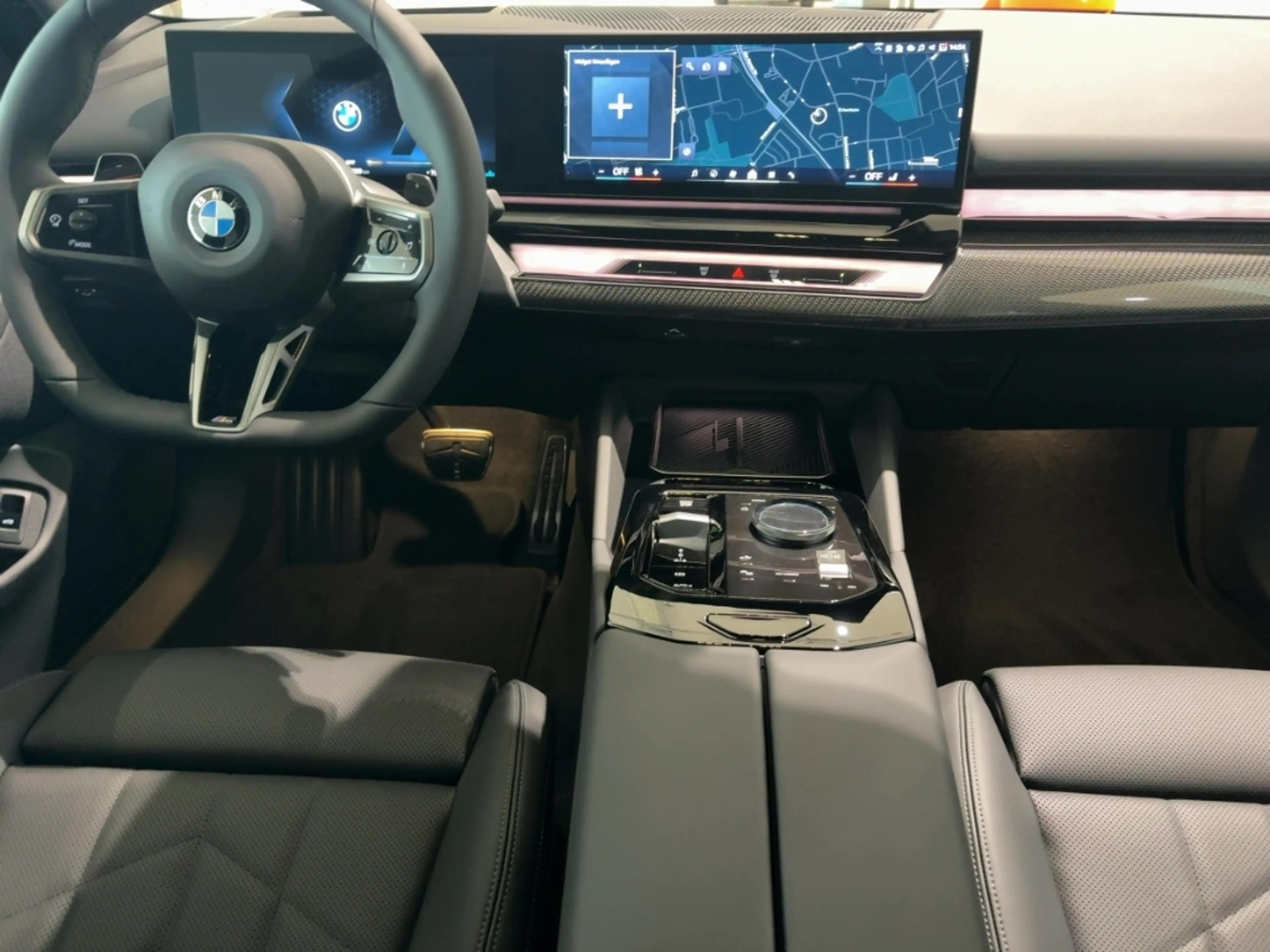 BMW 540 d xDrive Limousine Sportpaket HUD Navi Digitales C — photo 8