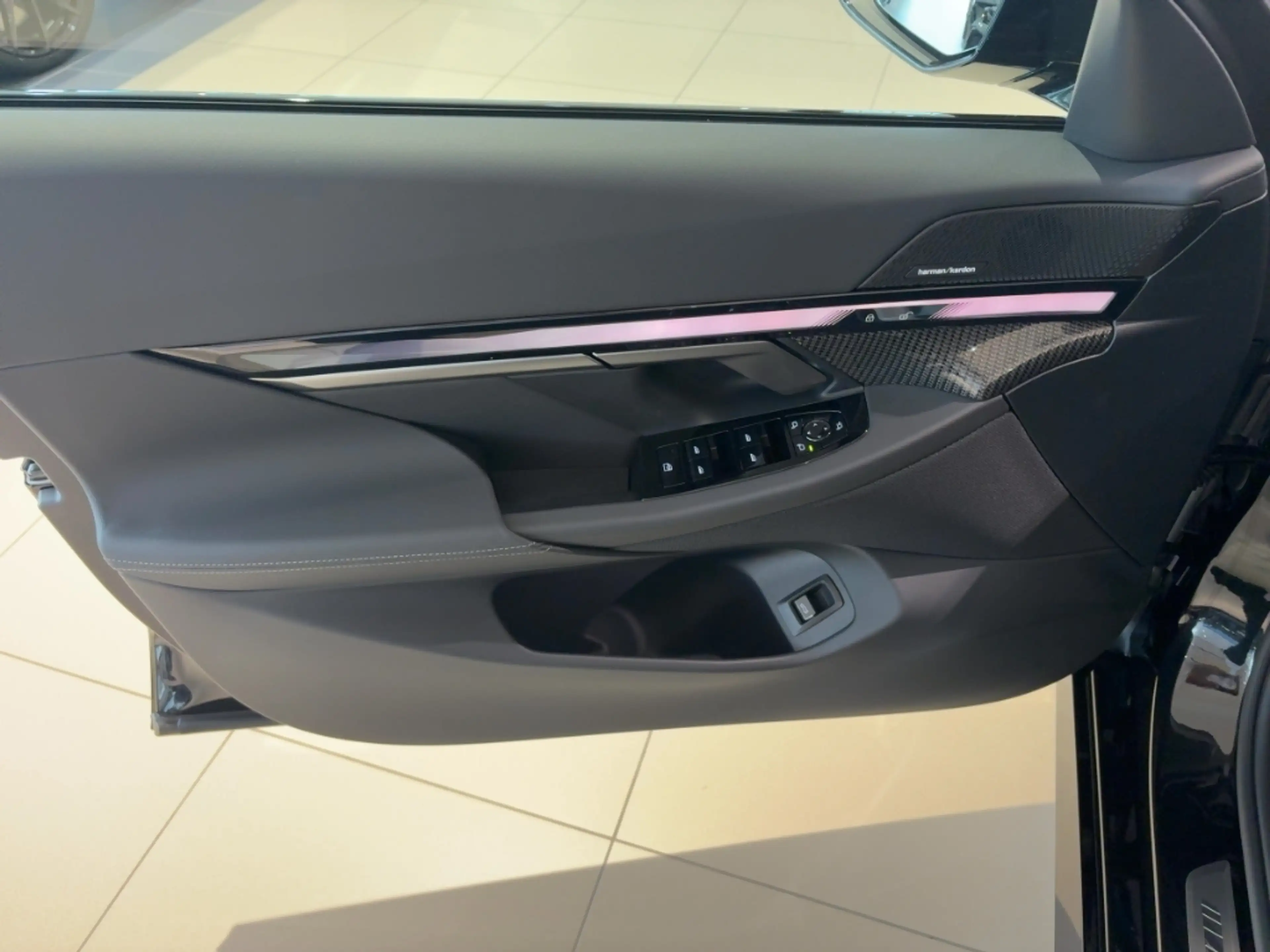 BMW 540 d xDrive Limousine Sportpaket HUD Navi Digitales C — photo 12