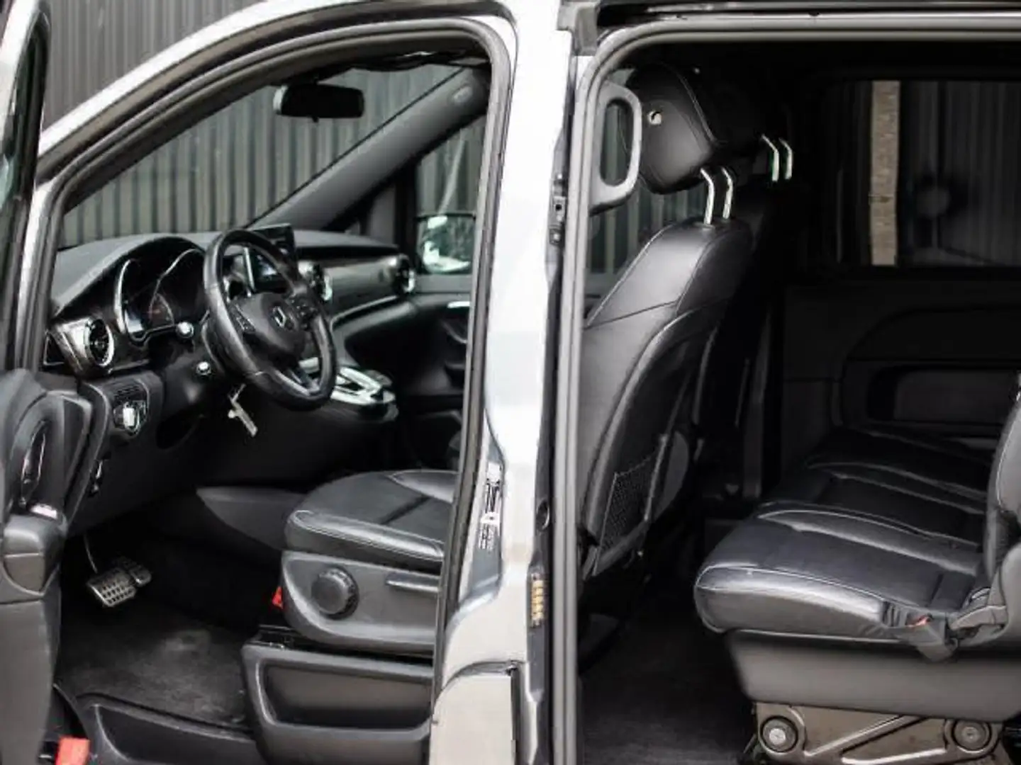 Mercedes-Benz V 220 Maybach D 4 Matic | LED | Matrix | Navi | Leder | Šedá - 2