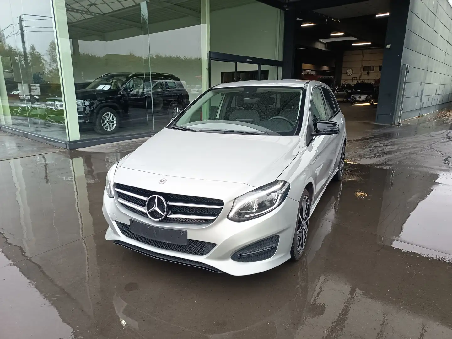 Mercedes-Benz B 180 B180d Automaat LED Sport&Night-pakket Thermotronic Zilver - 2