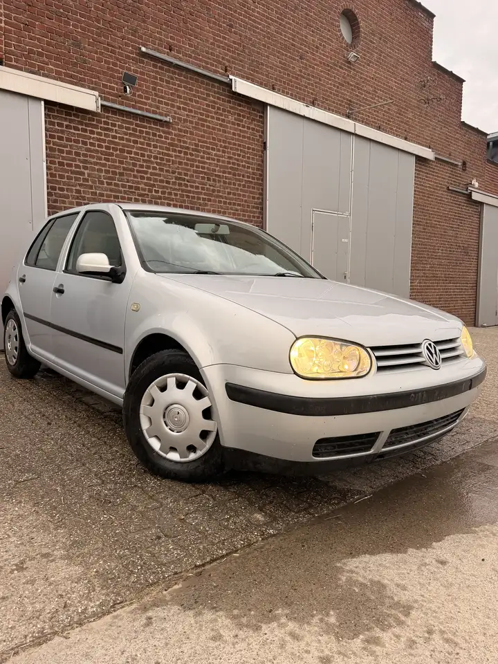 Volkswagen Golf 1.4i Base, foto 2