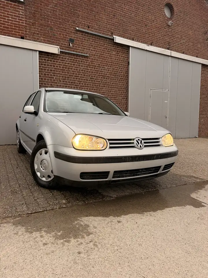 Volkswagen Golf 1.4i Base, foto 1