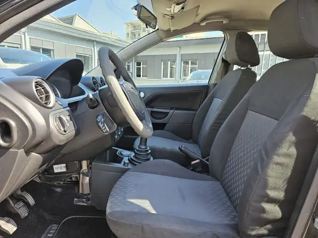 Ford Fiesta view 5