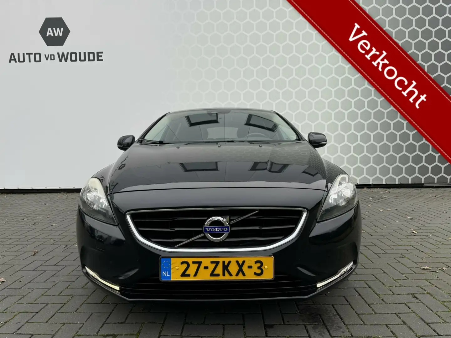 Volvo V40 1.6 T3 R-Design Handgeschakeld Benzine Trekhaak Schwarz - 2