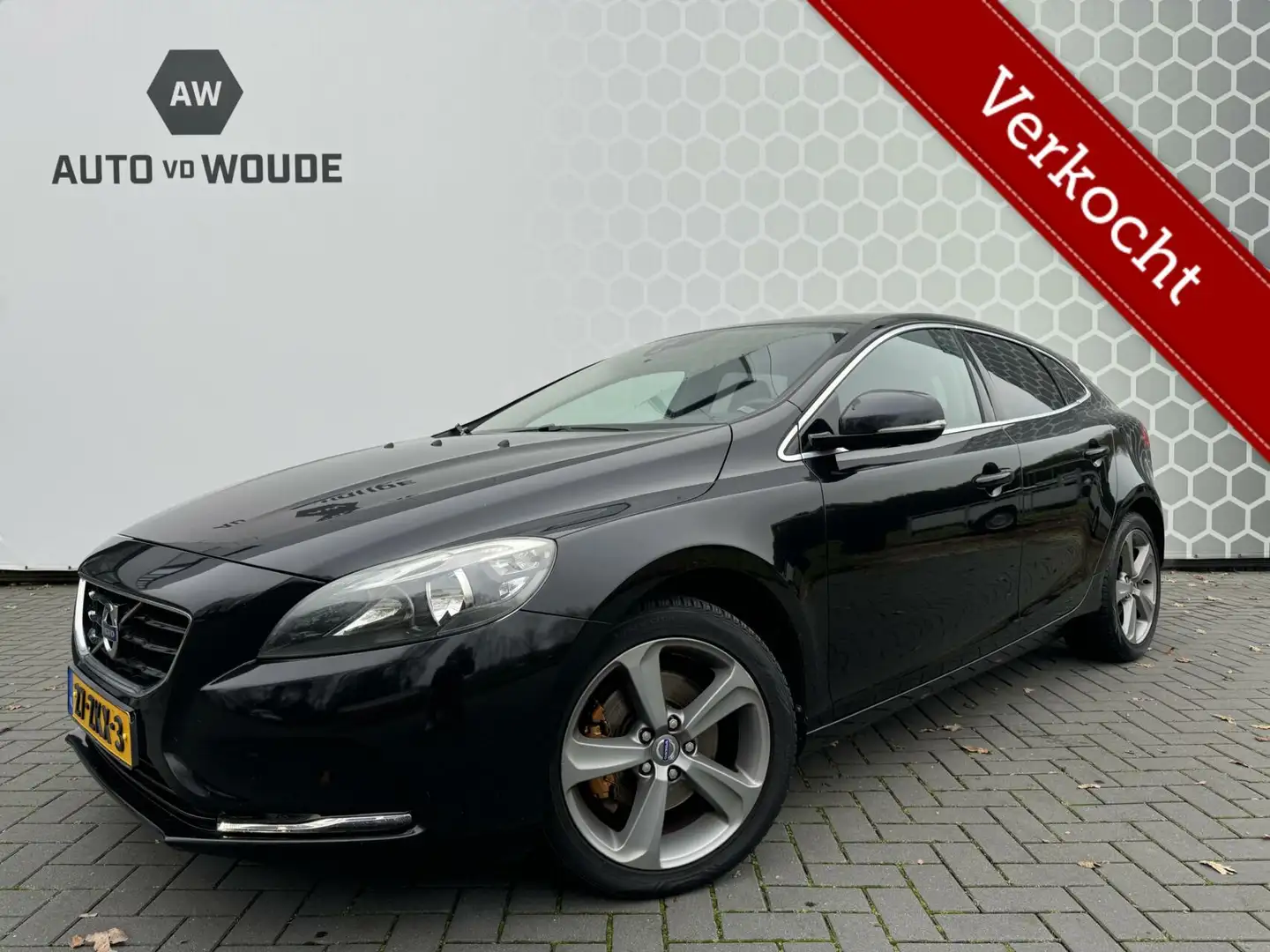 Volvo V40 1.6 T3 R-Design Handgeschakeld Benzine Trekhaak Schwarz - 1