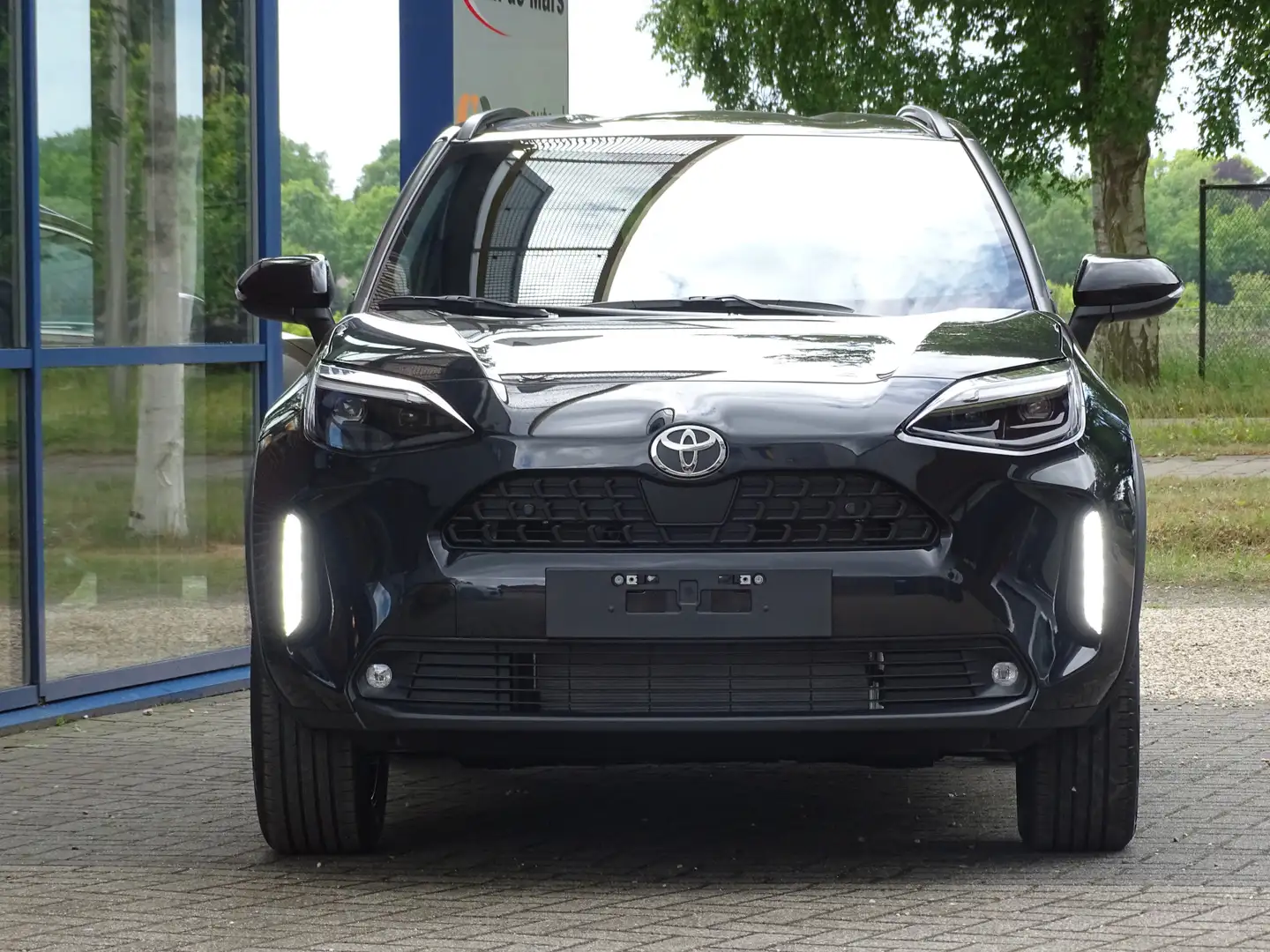 Toyota Yaris Cross 1.5 Hybrid 130 pk Dunamic + Comfort Pack Noir - 2