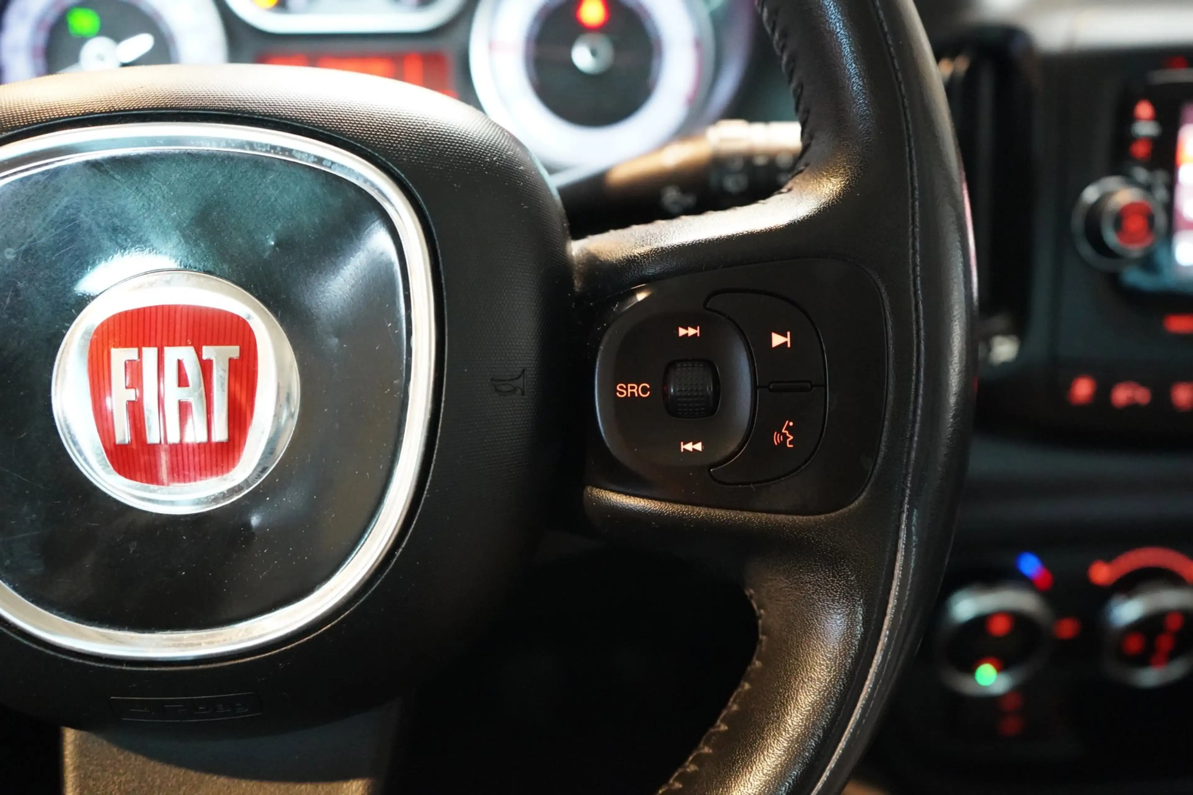 Fiat 500L Living 0.9 TwinAir Lounge 7p. | ACHTERUITRIJC. | C — photo 20