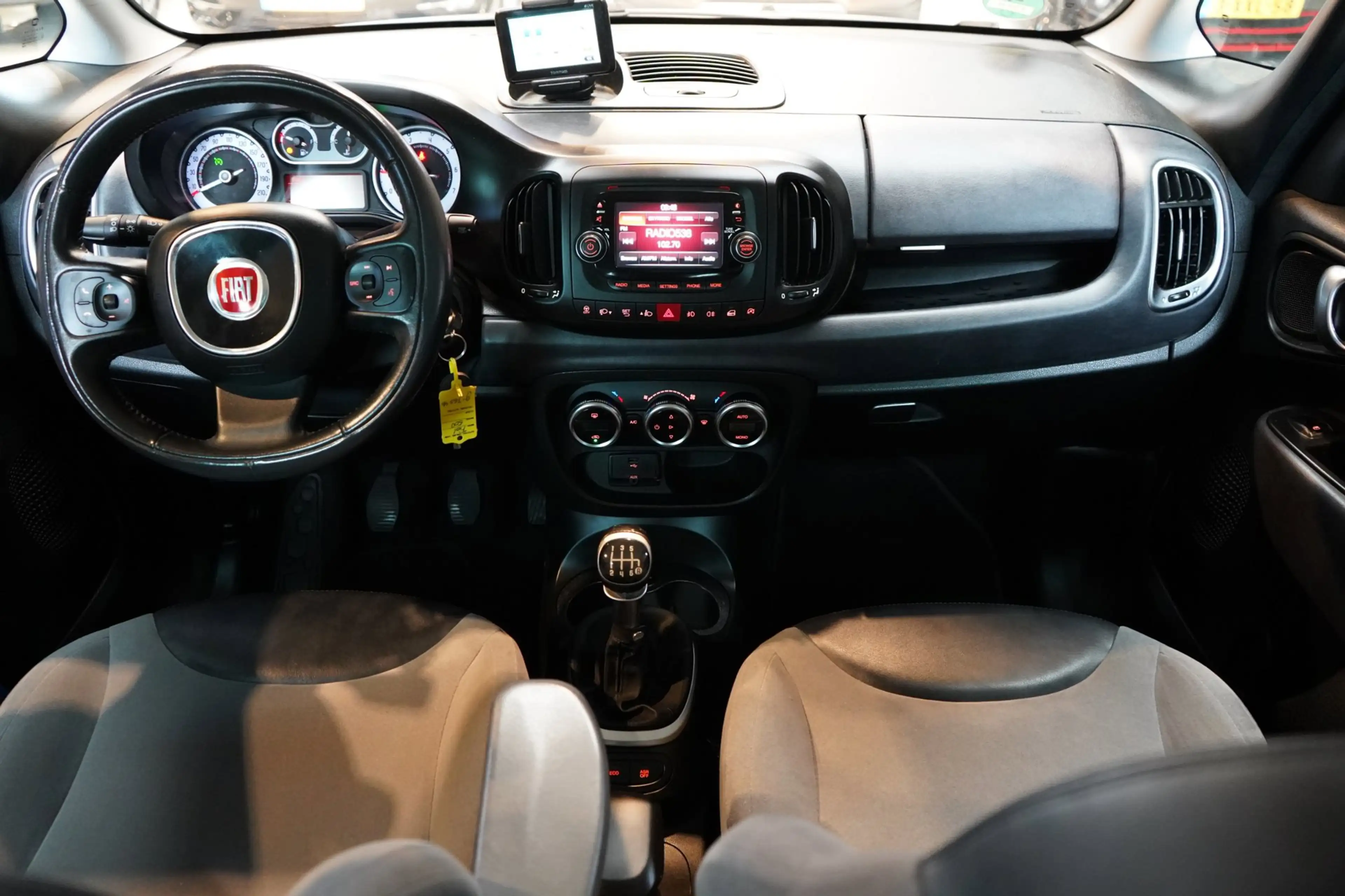 Fiat 500L Living 0.9 TwinAir Lounge 7p. | ACHTERUITRIJC. | C — photo 2