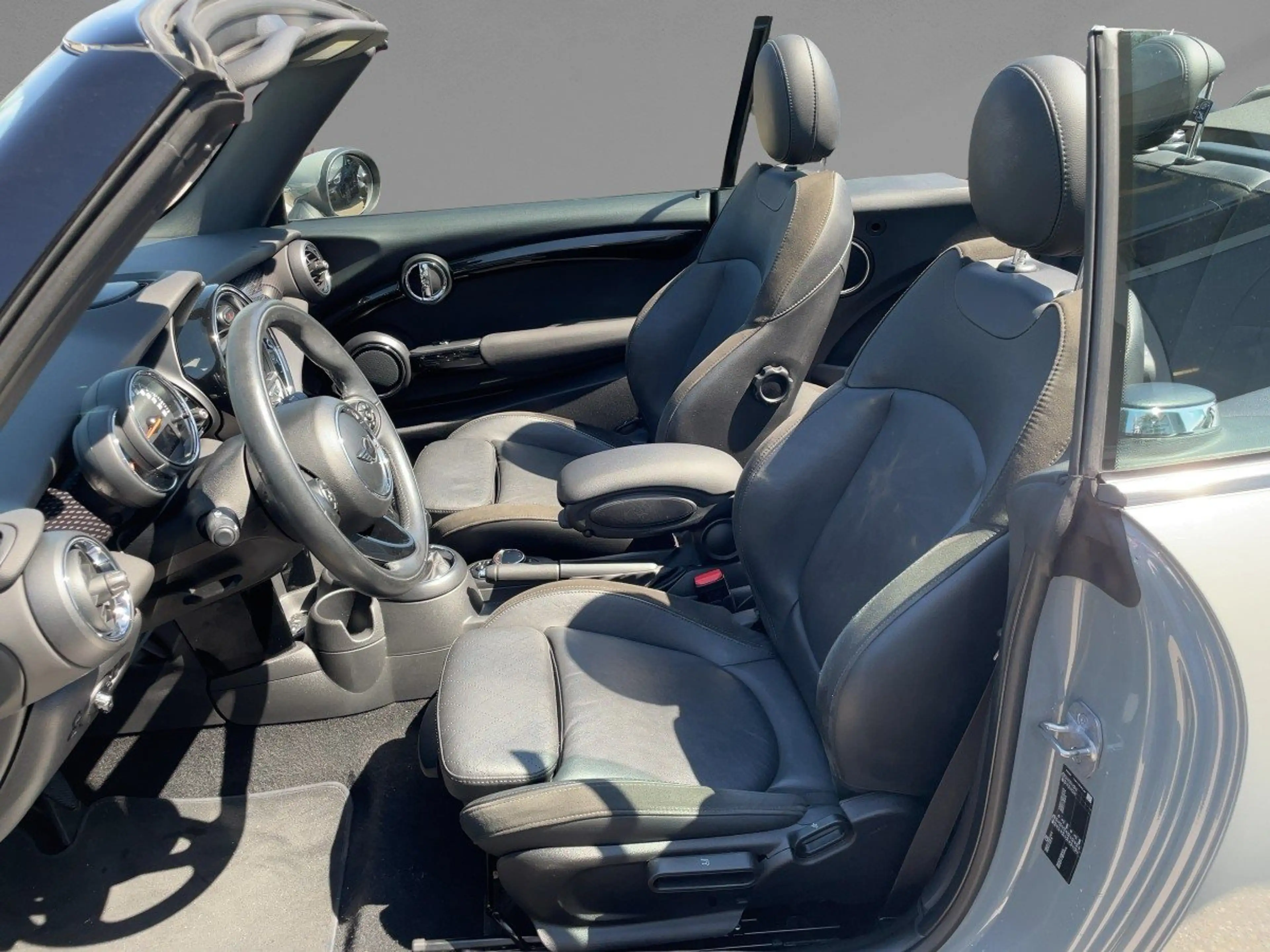 MINI Cooper S Cabrio LED+Navi+SHZ+2xKlima+KlimaA+LM — photo 9