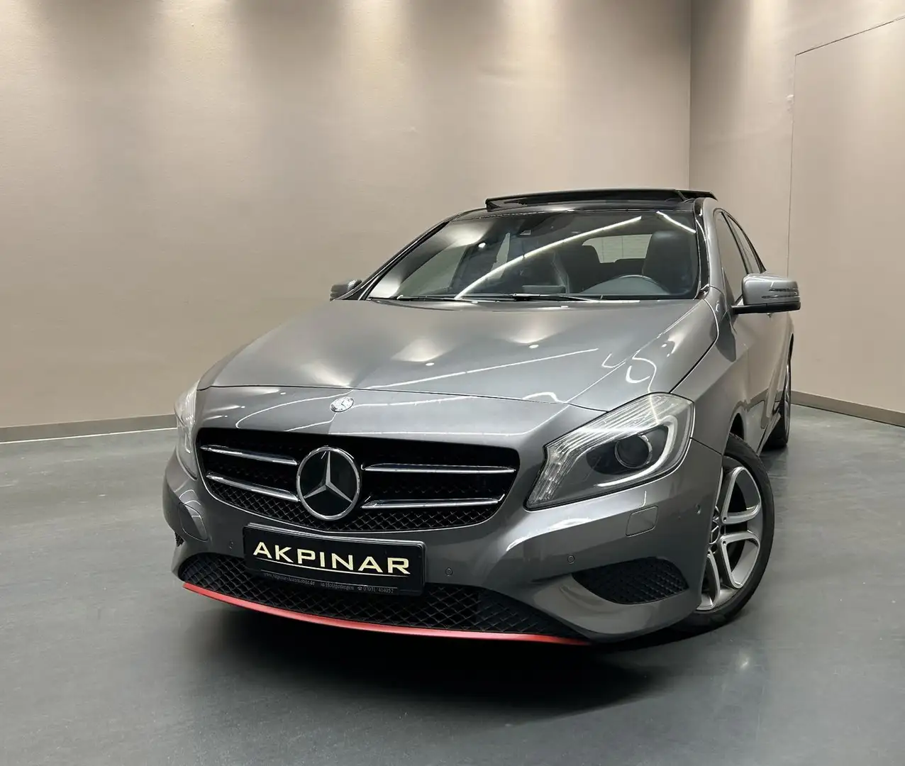 Mercedes-Benz A 200 A200 *PANORAMA*LEDER*SHZ*KAMERA*AHK*H&K* Grau - 1