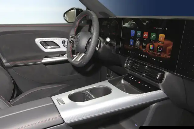 Mercedes-Benz GLB Class view 8