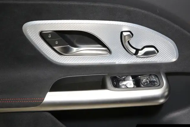Mercedes-Benz GLB Class view 14