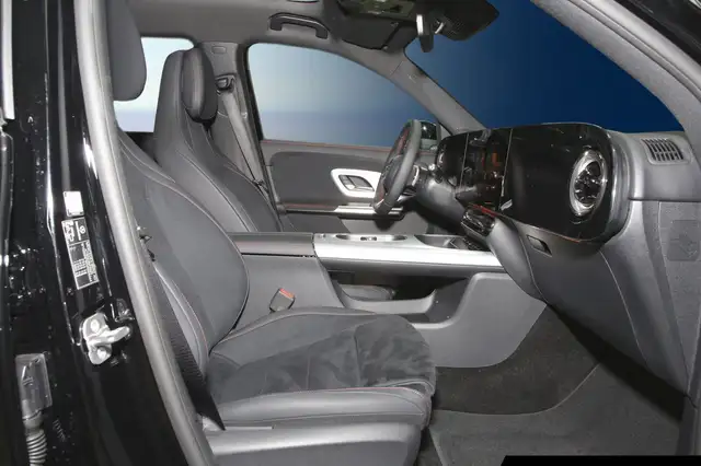 Mercedes-Benz GLB Class view 6