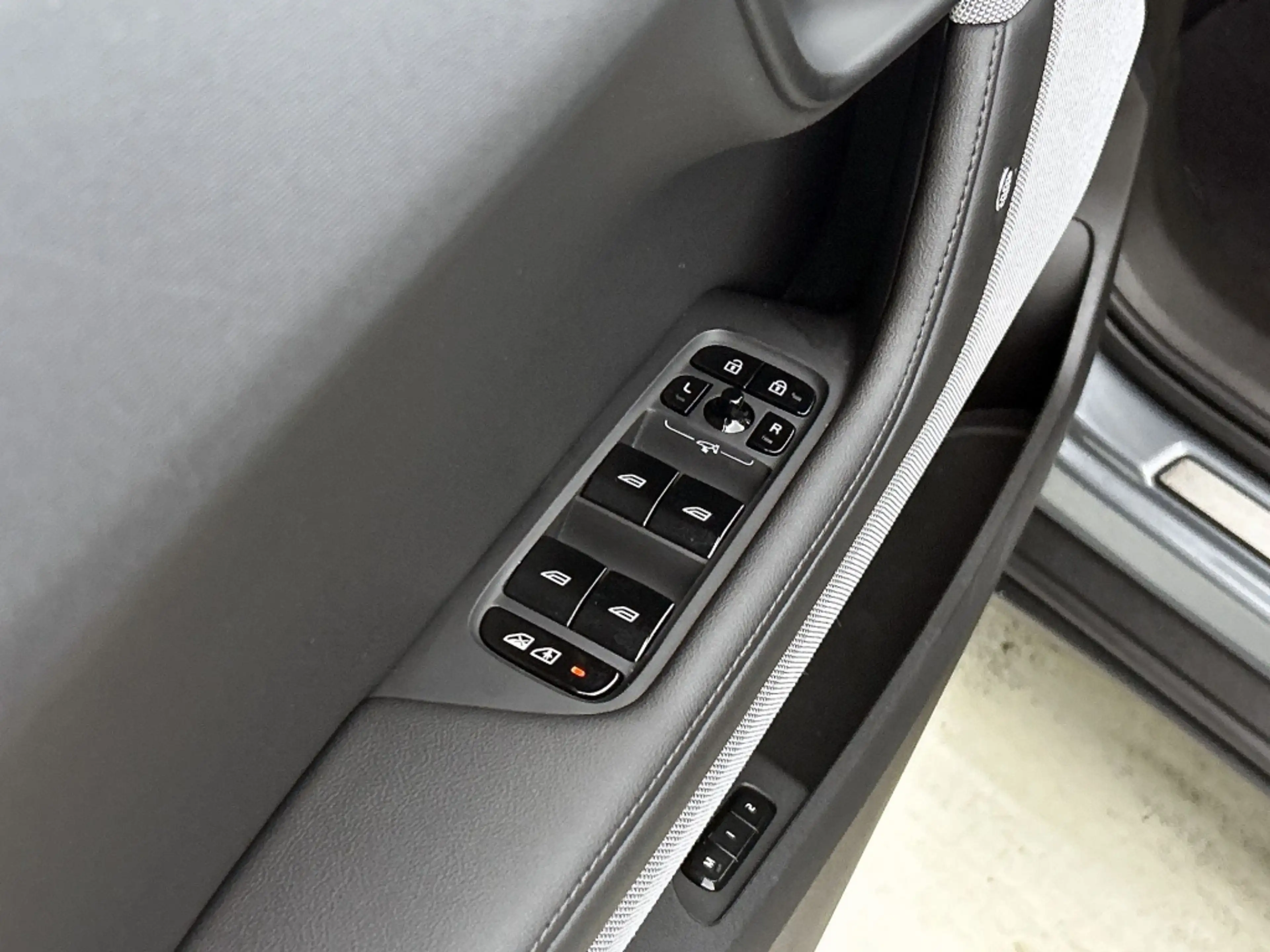 Polestar 2 Long Range Dual motor Plus 82 kWh — photo 12