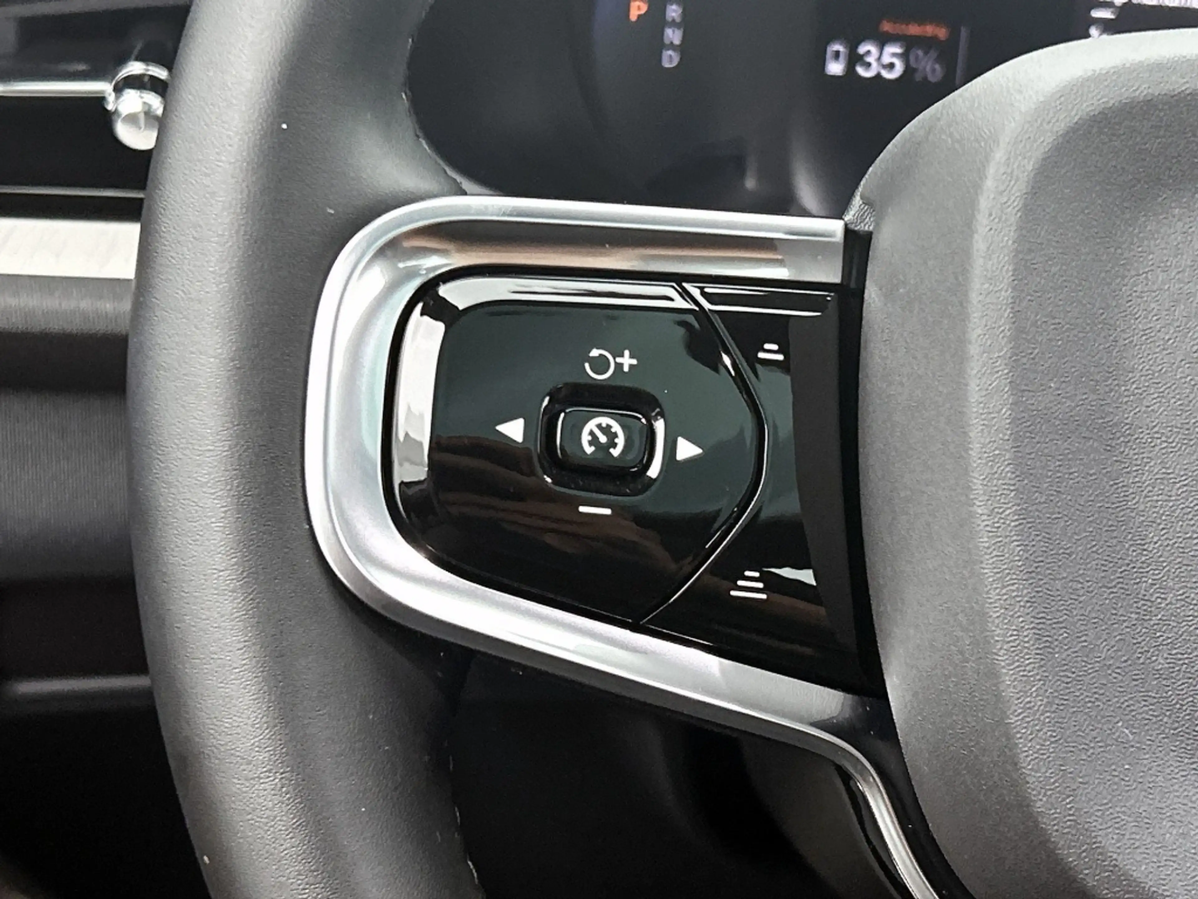 Polestar 2 Long Range Dual motor Plus 82 kWh — photo 8
