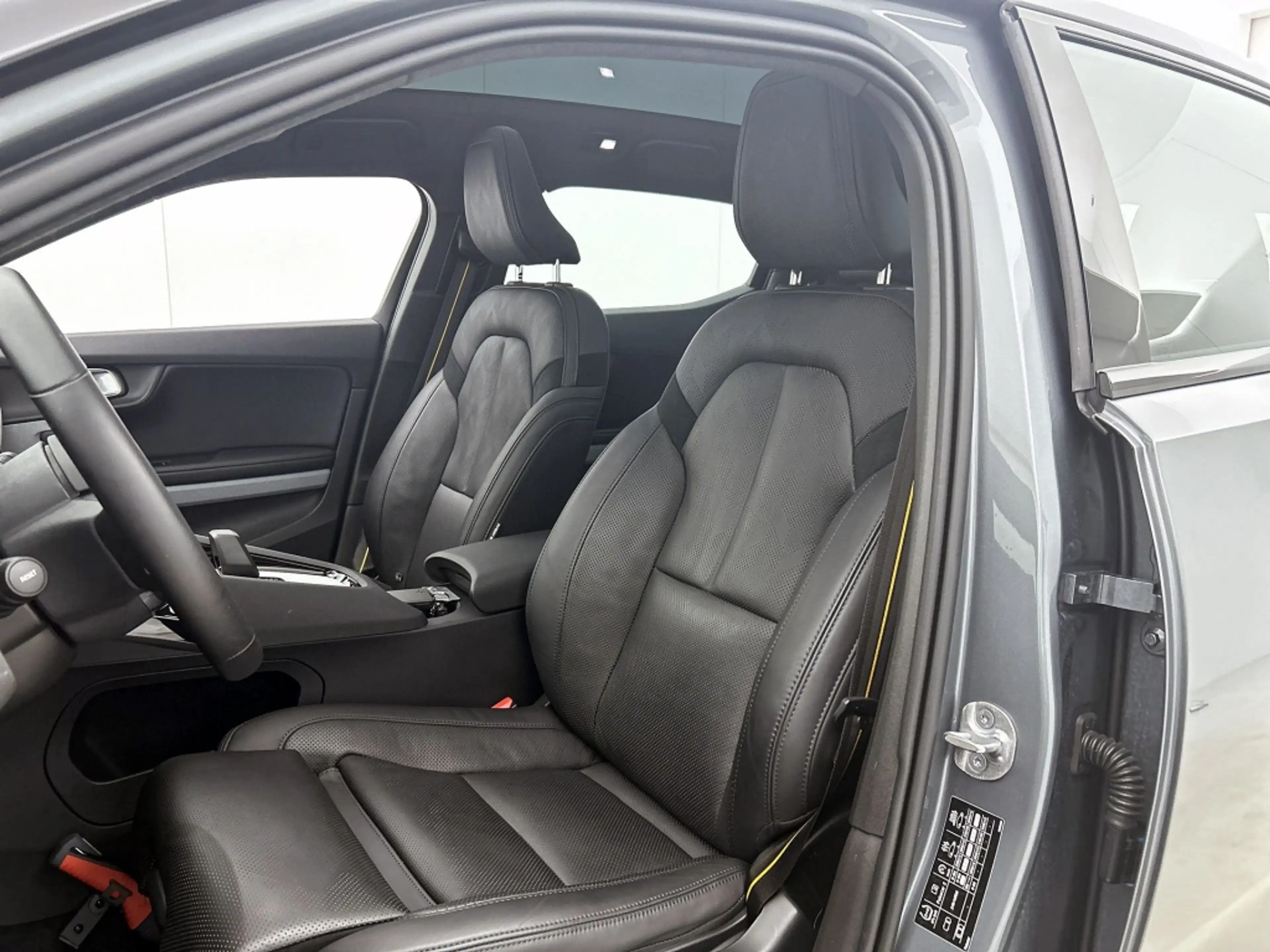Polestar 2 Long Range Dual motor Plus 82 kWh — photo 9