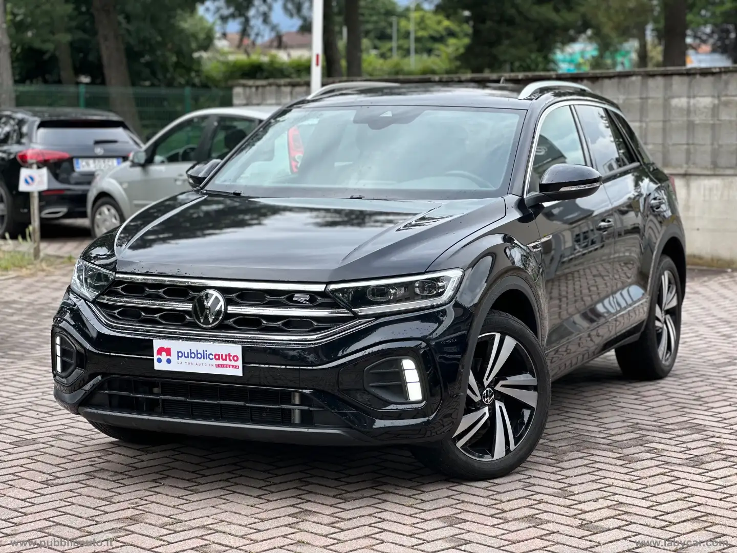 Volkswagen T-Roc 1.5 TSI ACT R-Line Schwarz - 1