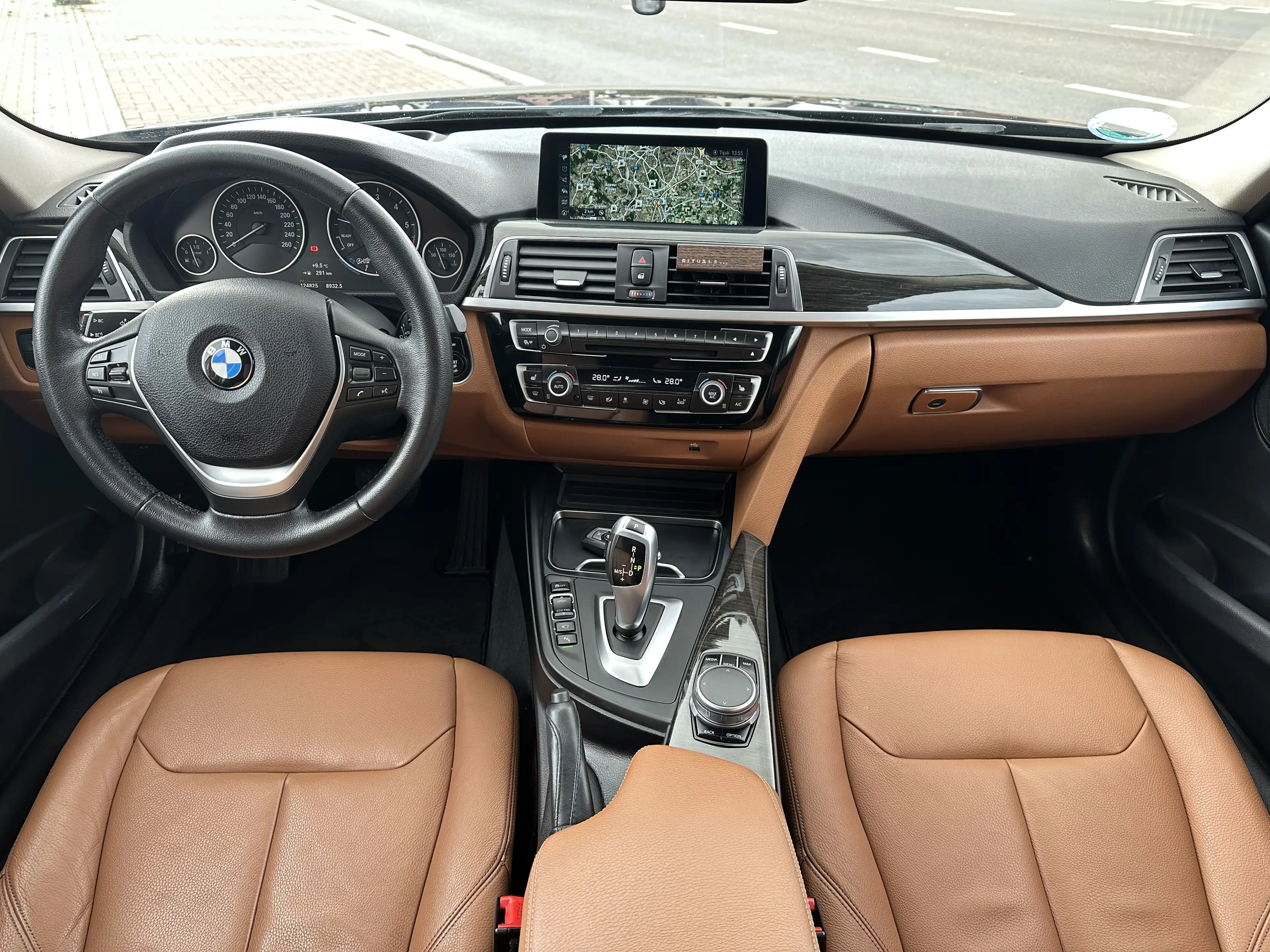 BMW 316 dA Luxury / GPS Cuir LED Caméra Cruise — photo 9