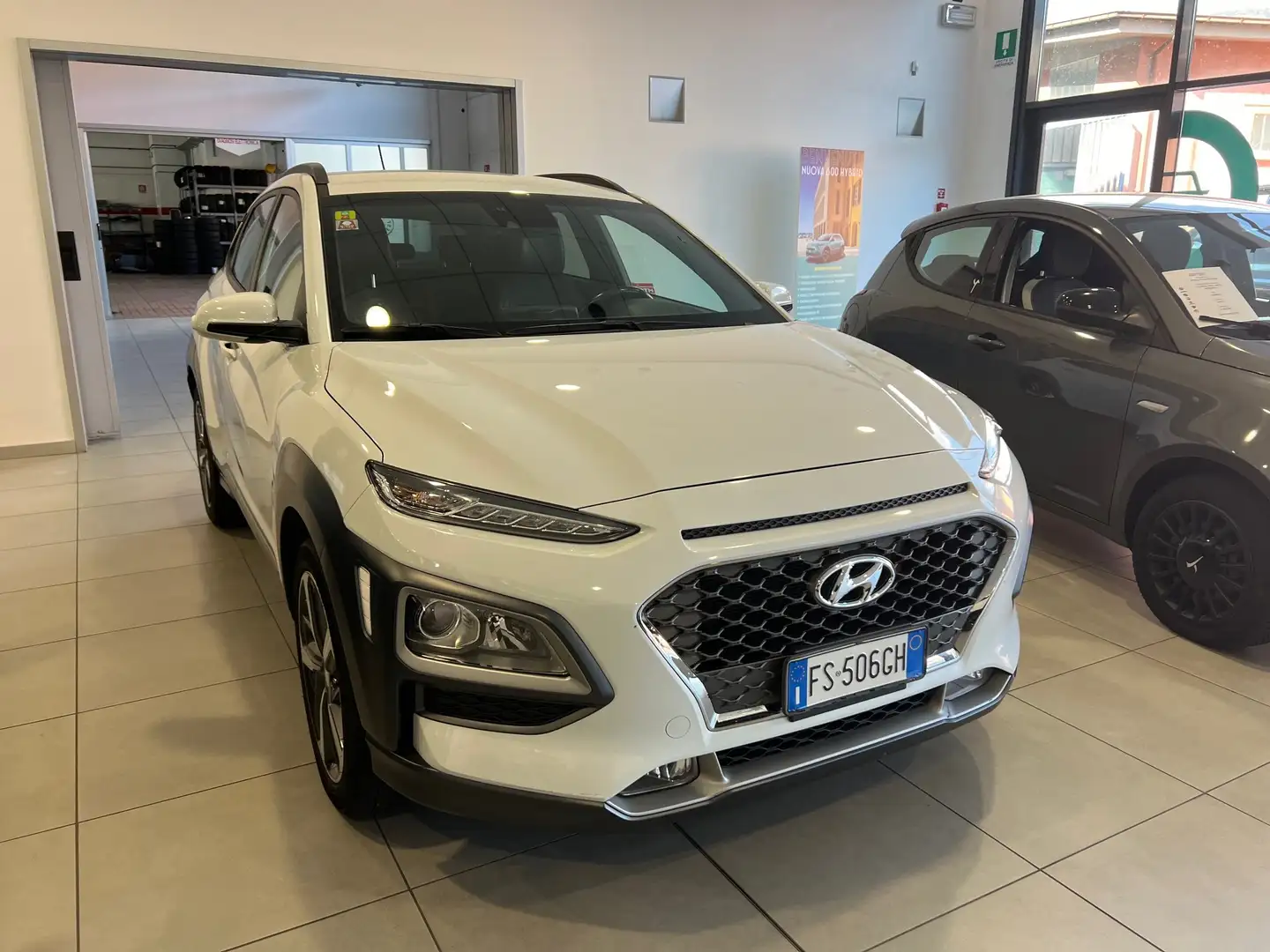 Hyundai KONA Kona I 2017 1.0 t-gdi Xpossible 2wd 120cv Weiß - 1