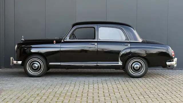 Mercedes-Benz 180 D Ponton