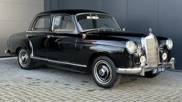 Mercedes-Benz 180 D Ponton