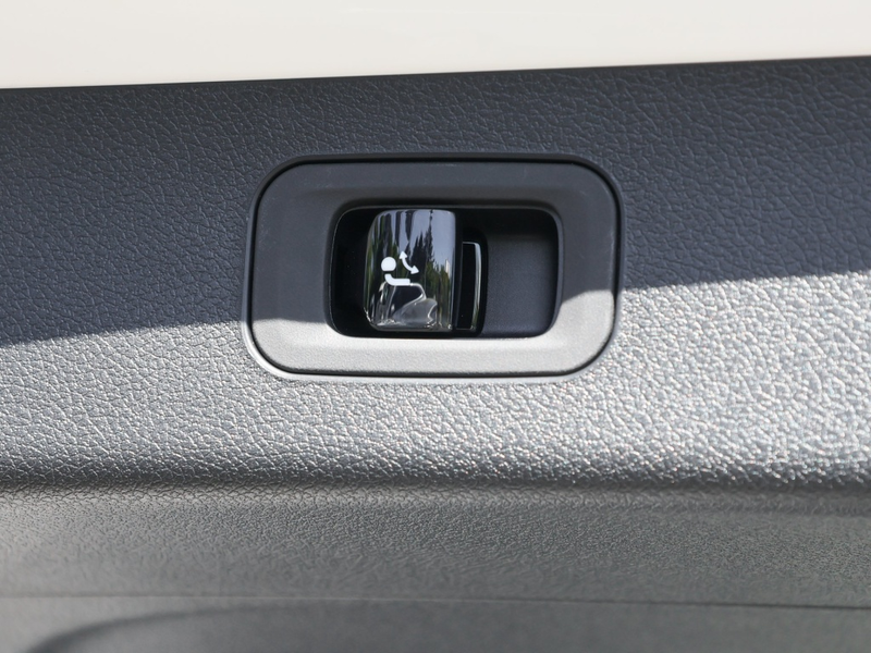Mercedes-Benz E 300 e T AMG-Sport/LED/Cam/Night/AHK/Totw/Distr — photo 12