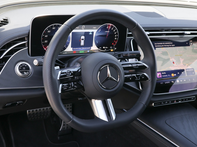 Mercedes-Benz E 300 e T AMG-Sport/LED/Cam/Night/AHK/Totw/Distr — photo 13