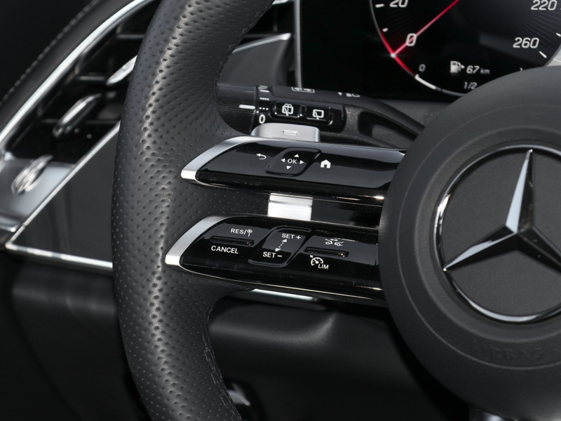 Mercedes-Benz E 300 e T AMG-Sport/LED/Cam/Night/AHK/Totw/Distr — photo 9