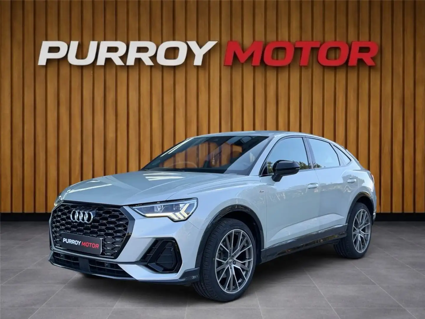 Audi Q3 35 TDI Black line S tronic 110kW Verde - 1