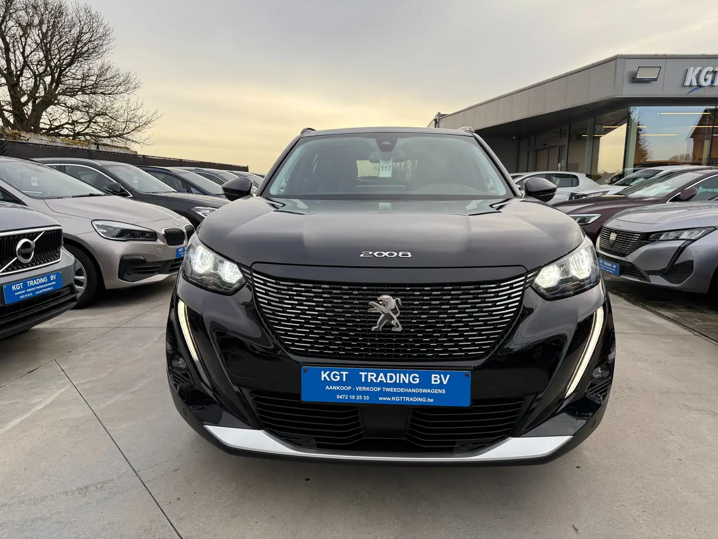 Peugeot 2008 1.2i AUTOMAAT NAVI LEDER CAMERA PANO-DAK CARPLAY Noir - 2