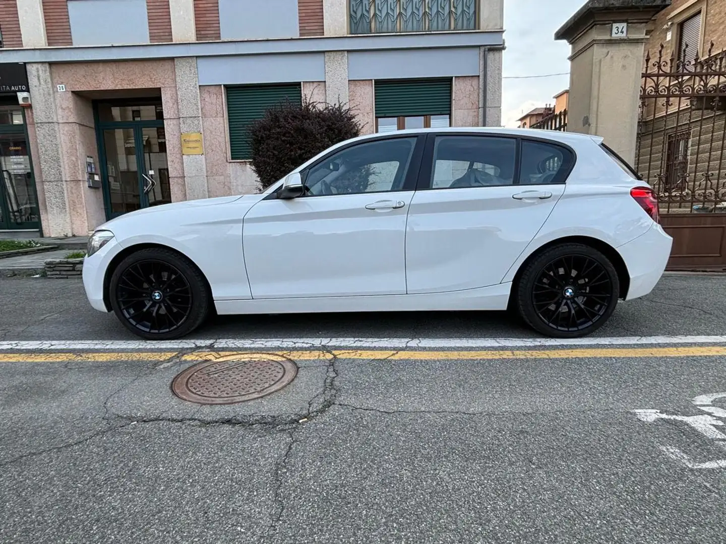 BMW 120 Unique 120 d 184 cv Білий - 2