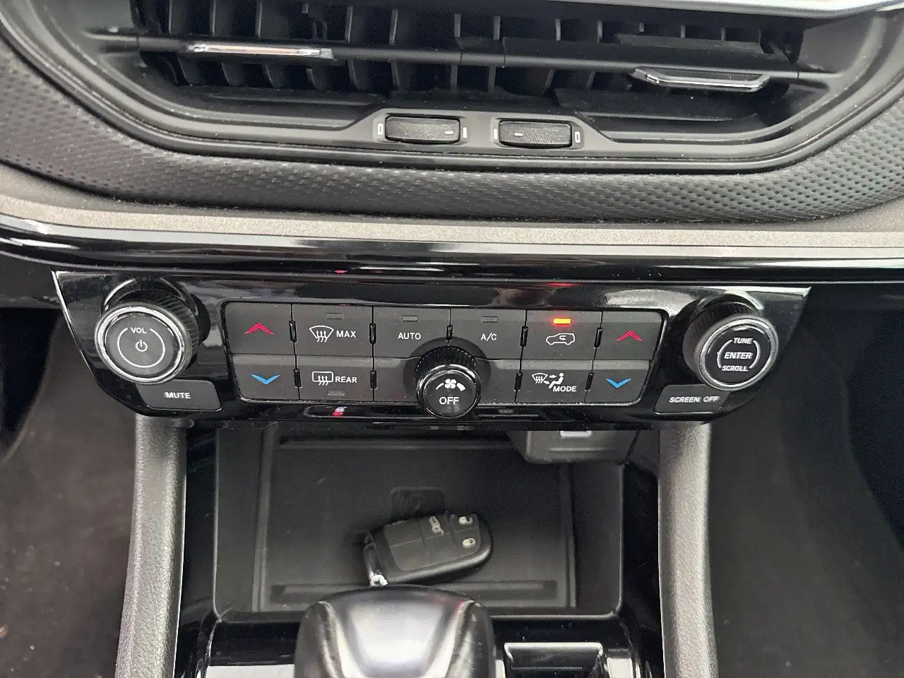 Jeep Compass 1.3 T4 PHEV 190cv Night Eagle 4xe Auto 17