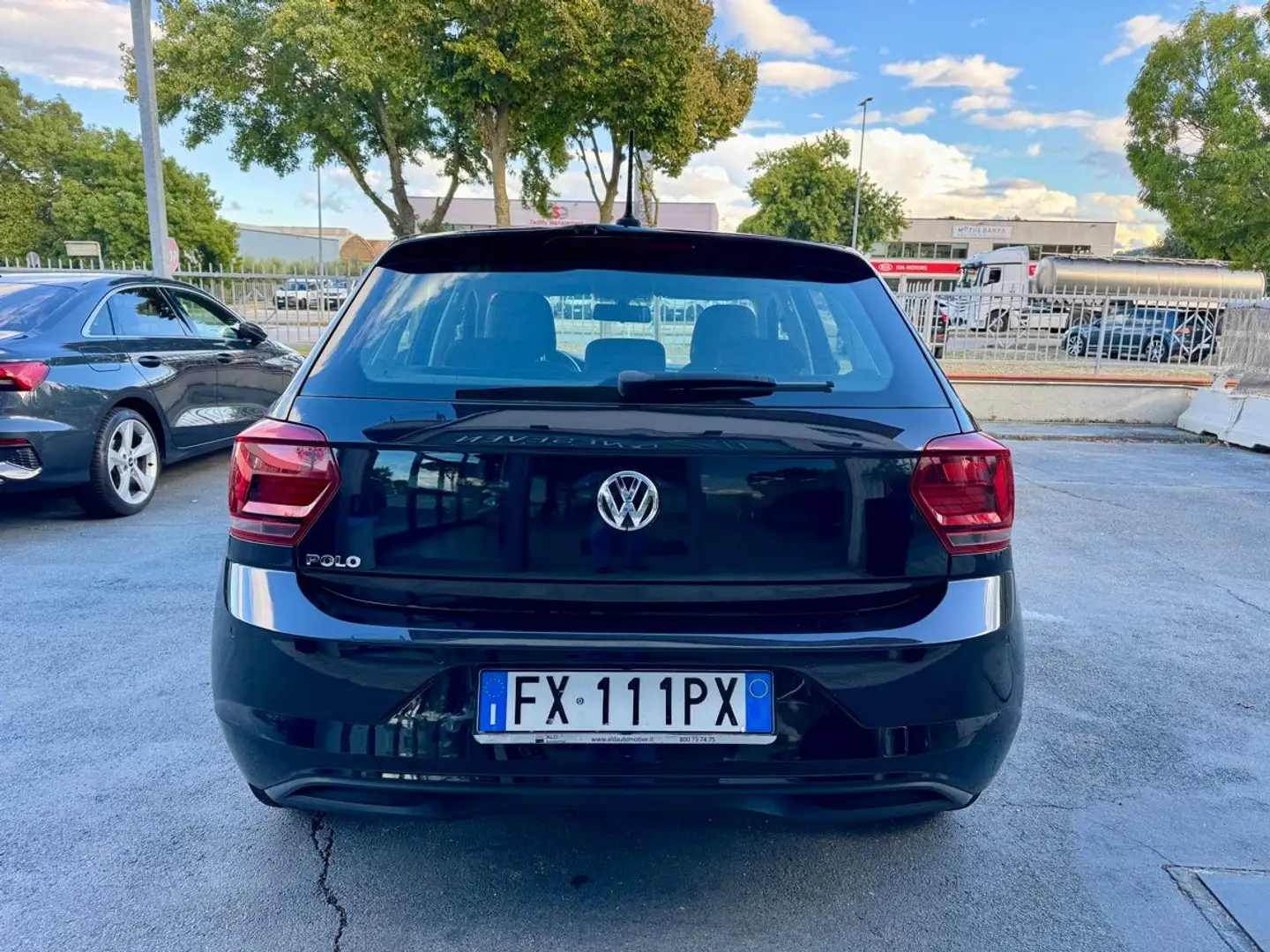 Volkswagen Polo Polo VI 2017 5p 1.6 tdi Comfortline 95cv dsg Nero - 2