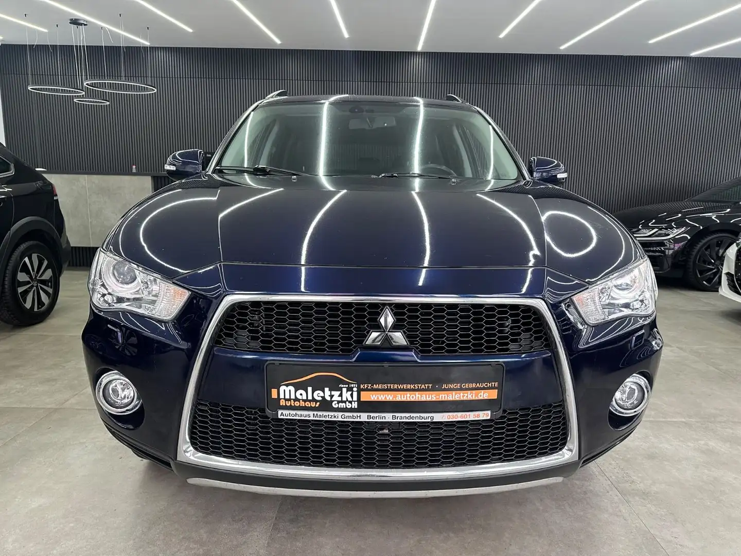 Mitsubishi Outlander 2.0 2WD*AHK*Tempomat*SHZ*Klima* Blau - 2