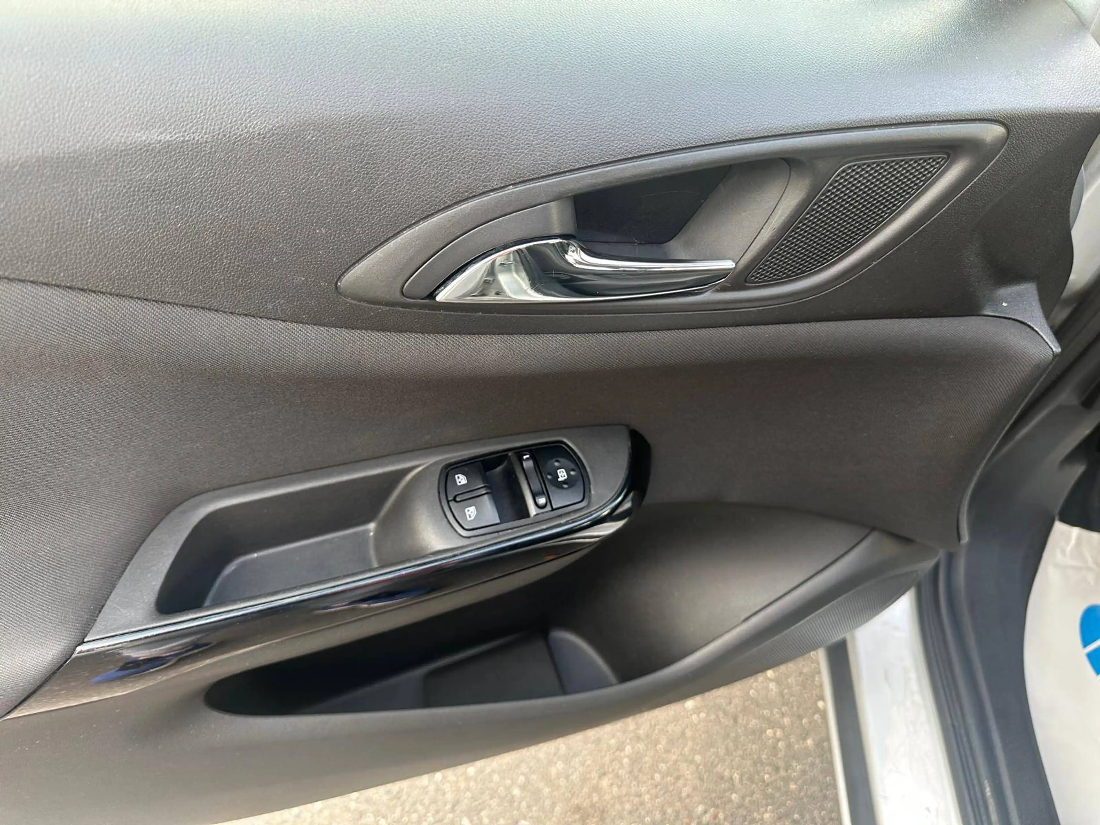 Opel Corsa-e Corsa-e  1.4i Essentia — photo 9